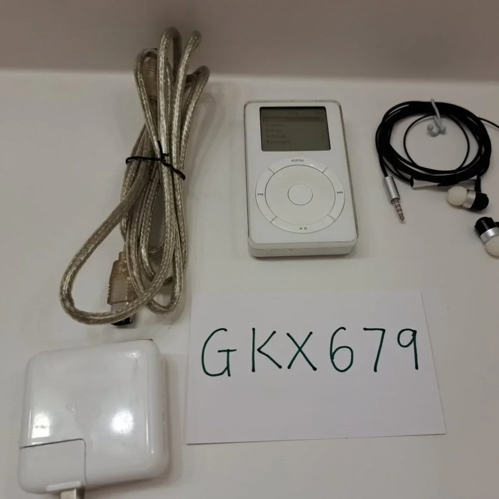 Apple iPod Classic 2nd Generation 10GB New Extended Battery + Original Charger